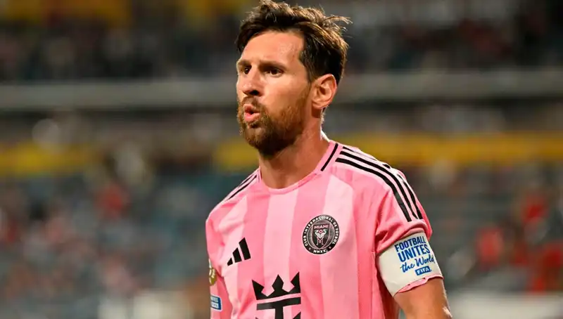 Messi, İlk Maçında İletişimin Gücü ile Dikkat Çekti