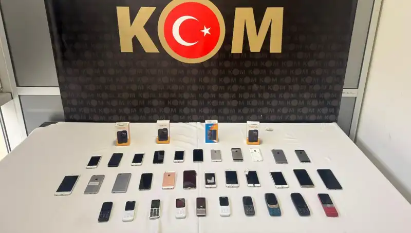 37 Gümrük Kaçağı Cep Telefonu Ele Geçirildi: Bu Olay Ne Anlama Geliyor?