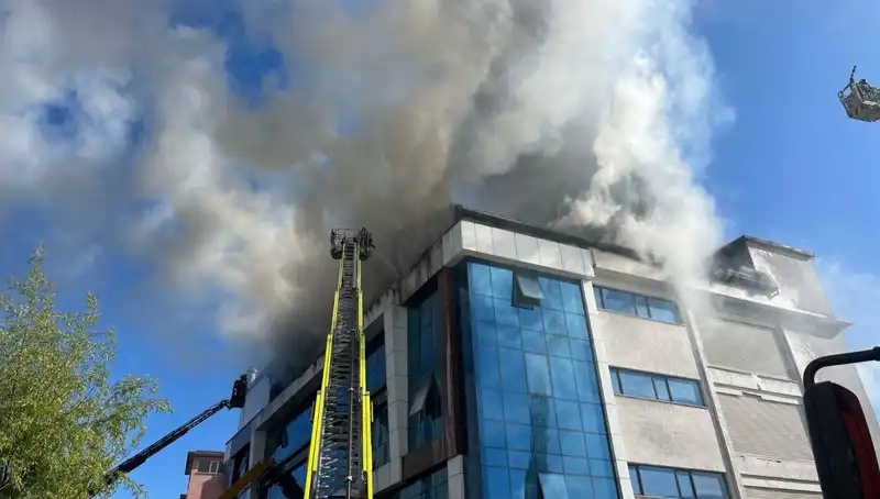 Esenyurt'taki Tekstil Atölyesinde Yangın: Tüm Detaylar ve Gözaltına Alınan Şahıslar