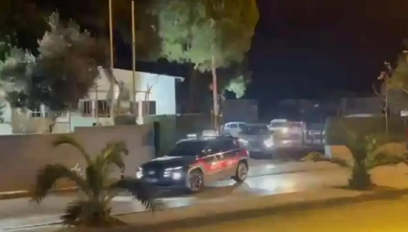 İzmir'deki 24 Saatlik Operasyonda 141 Hükümlü Belirlendi: Neler Oluyor?