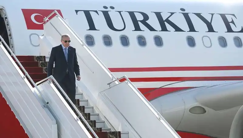Cumhurbaşkanı Erdoğan, İtalya'daki Zirve Sonrası Türkiye'ye Döndü