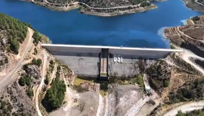 Çeşme'de Uzun Süreli Su Kesintisi Sonrası Su Hasreti Bitiyor mu?