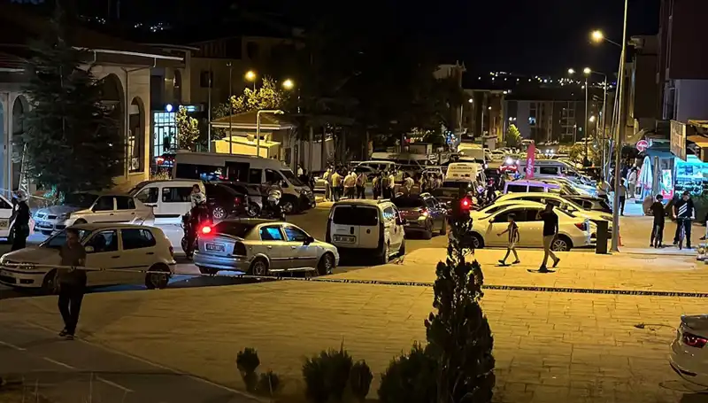 İki Ailenin Tartışması Kanlı Bitti: 1 Ağır Yaralı, 3 Yaralı Daha
