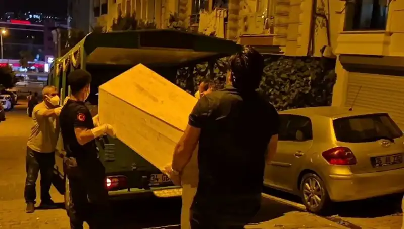 Esenyurt'ta Gizemli Ölüm: Kadının Vefatı Üzerine Soru İşaretleri