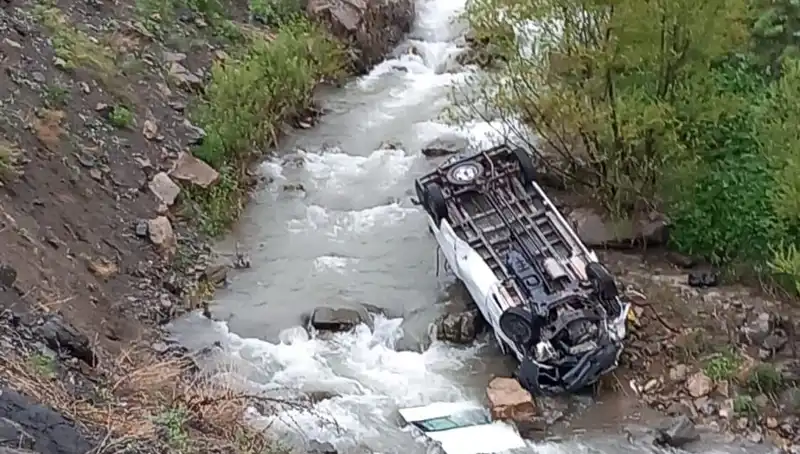 Hakkari’de Minibüs Devrildi: İşçi Taşırken Gelen Üzücü Kaza
