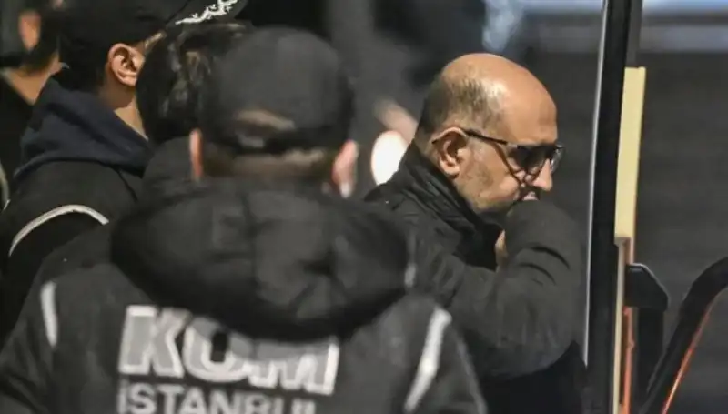 Aziz İhsan Aktaş'ın Ev Hapsi Kaldırıldı: Yeni Dönem mi Başlıyor?