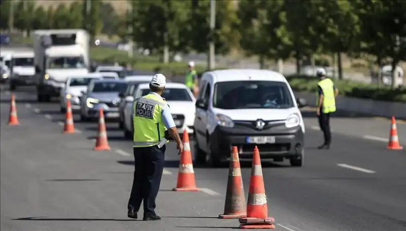 Felsefi Bir Protesto: Konvoylar Tüneli Kapatınca Ne Oldu?