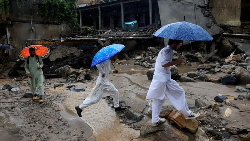 Pakistan'daki Sel Felaketi: DSÖ'den Hayati Tıbbi Malzeme Desteği
