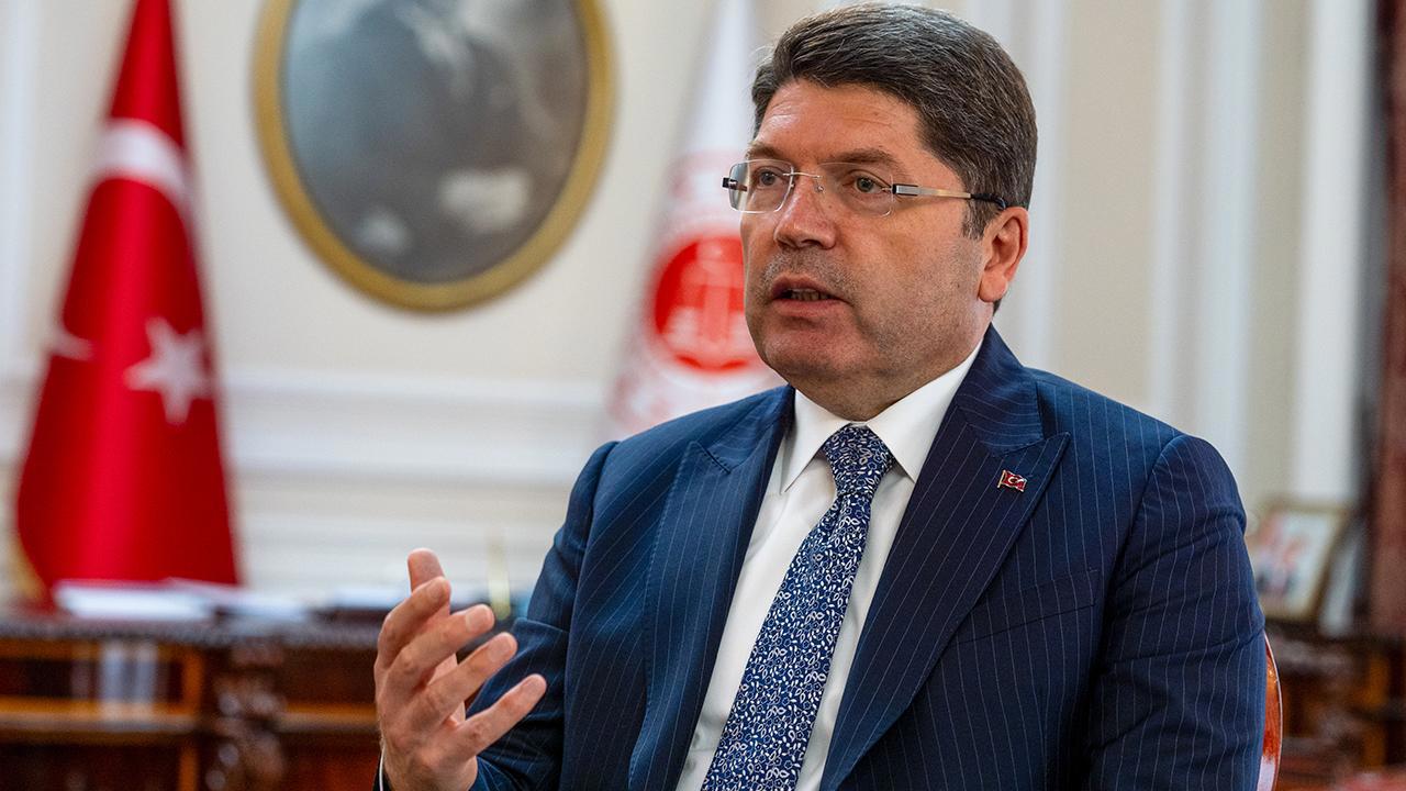 Adalet Bakanı Tunç 'Korsan Metin' Olayına Tepki Gösterdi
