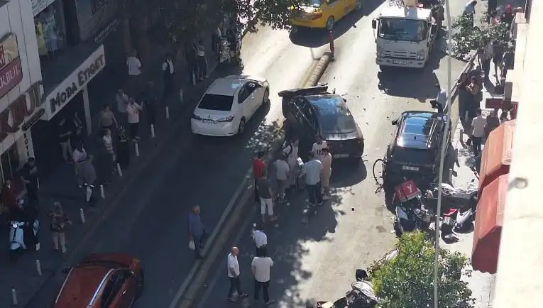 İranlı Sürücünün Trafiği Durduran Eylemi Felsefi Bir Soru Yarattı