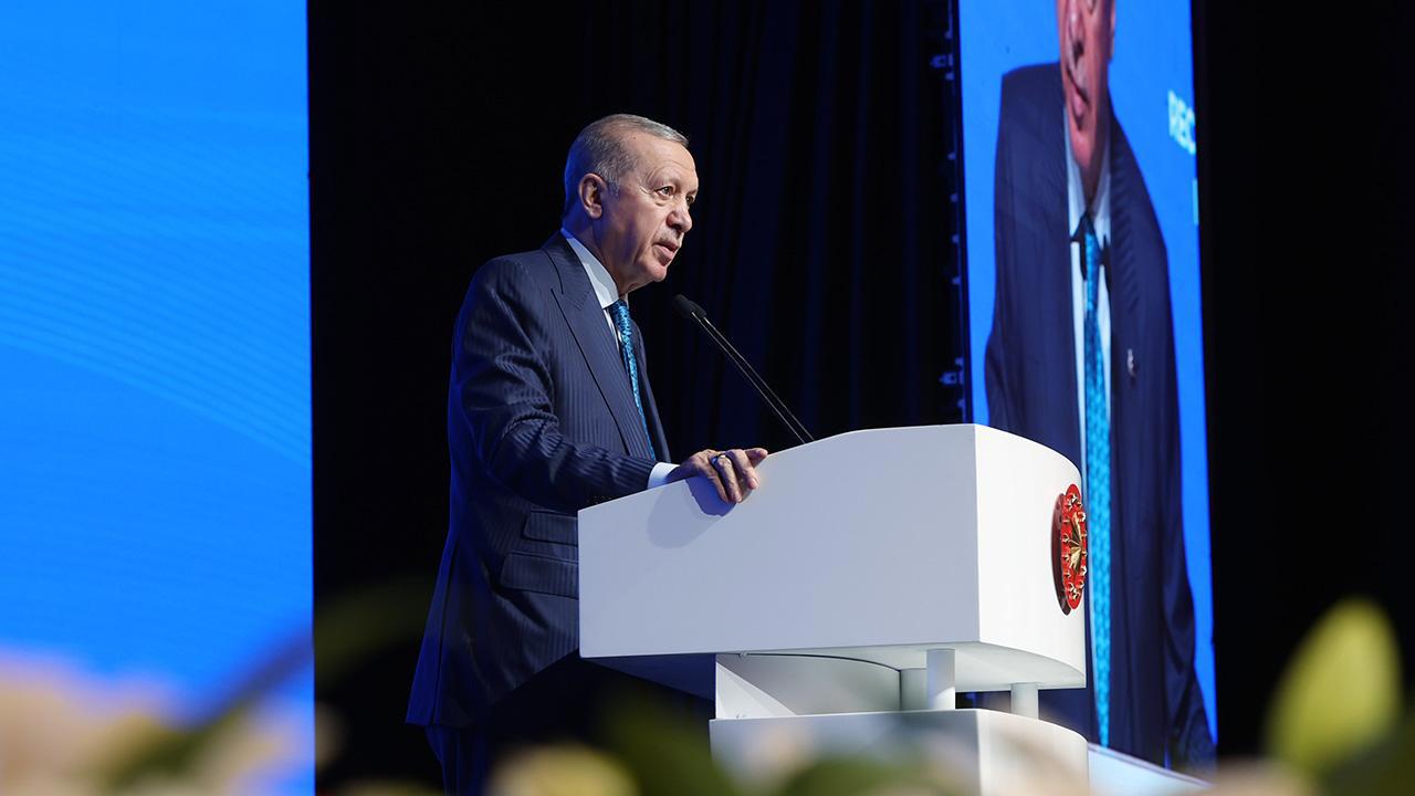 Cumhurbaşkanı Erdoğan'dan 1381 engelli öğretmene atanma müjdesi