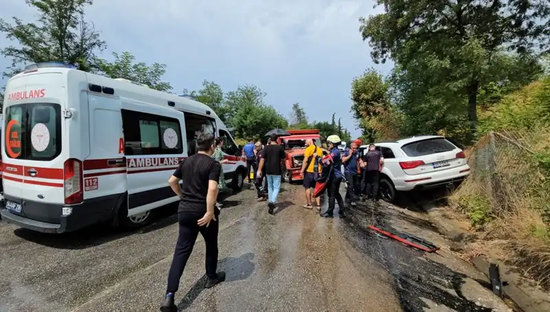 Sakarya'da Kamyonet ile Cip Çarpıştı: Çocukların Hayatı Tehlikede!