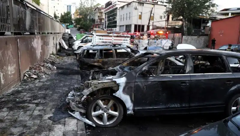 Sanayi Çölünde Korkutan Yangın: Araçlar Alev Alev Yandı