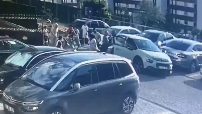 Eşi ve Yakınlarını Arabayla Ezme Olayı: Felsefeye Yansıyan Derin Sorular