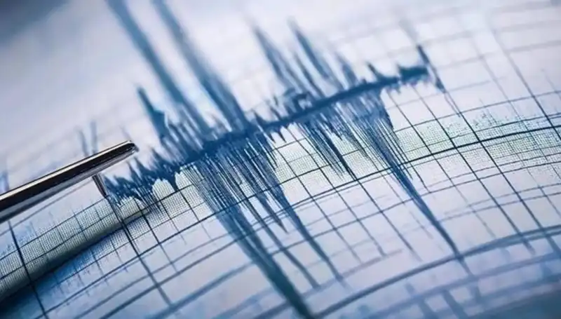 Antalya'da Beklenmedik Deprem: 3.9 Büyüklüğündeki Sarsıntı Neden Oldu?