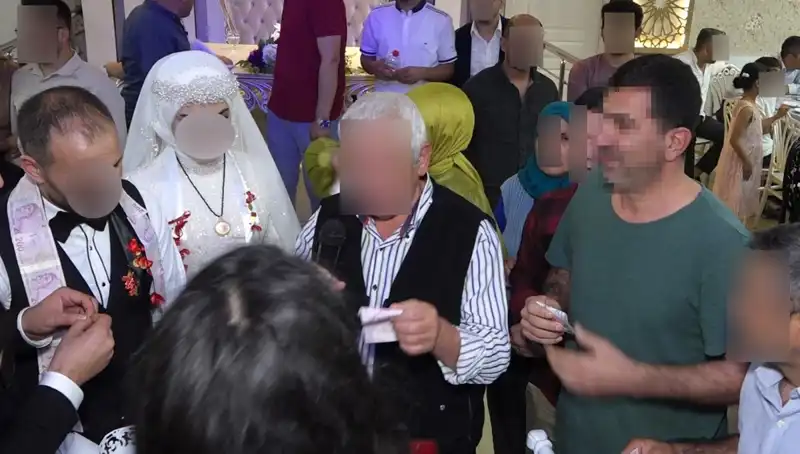 Davetsiz Düğüne Gidenlerin Ahlaki Sınırları: Pasta ve Takı Hırsızlığı!