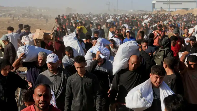 İsrail Ordusu Han Yunus'a Kuşatma: 15 Kilometrelik Stratejik Koridor Açıldı