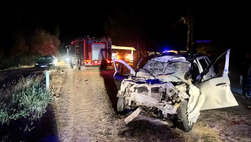 Çiftlikte Tartışma Çıktı, Ciple Traktör Çarpıştı: 5 Yaralı