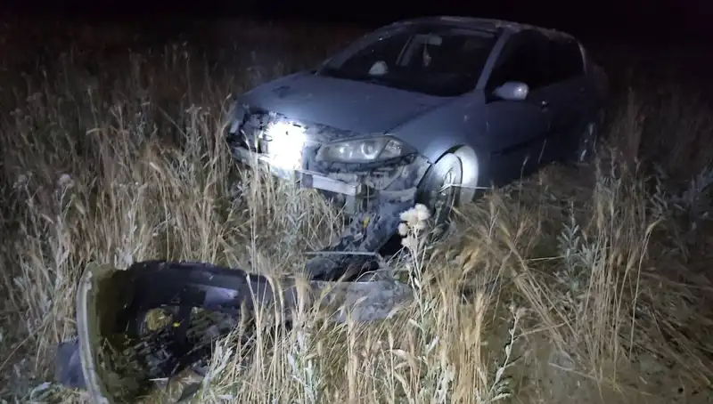 Burdur'da Kontrolden Çıkan Otomobil Tarlaya Uçtu: İki Yaralı Var