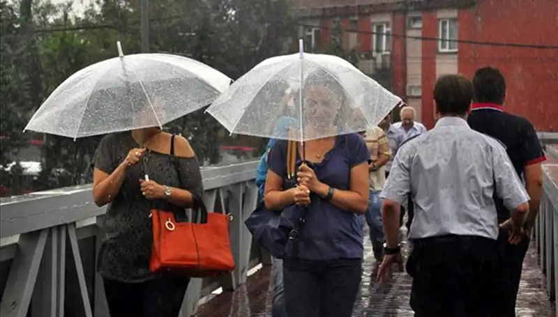 Sıcaklık ve Sağanak Uyarısı: Hava Durumu Uzmanları Uyarıyor!