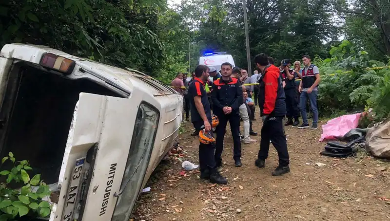 Rize'de Minibüsün Yamaçtan Yuvarlanması: İki Hayat Kaybı, Üç Yaralı