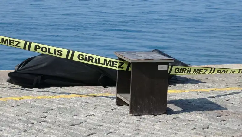 Falezlerin Arasında Gizemli Bir Erkek Cesedi Bulundu: Ne Olmuş Olabilir?