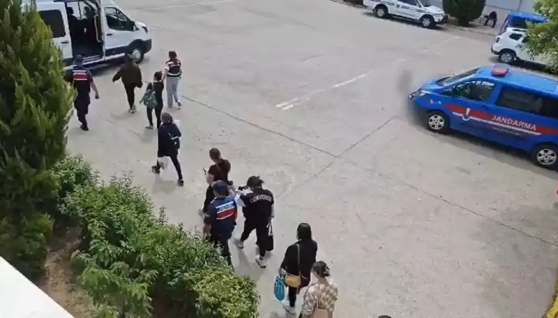 Taylandlı Kadınlara Çalışma İzni Vaadiyle Yapılan Fuhuş İfadeleri Ortaya Çıktı
