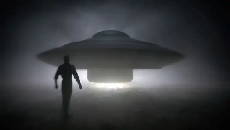Uzaylıların Tehlikesi: UFO Uzmanından Korkutucu Uyarılar Geldi
