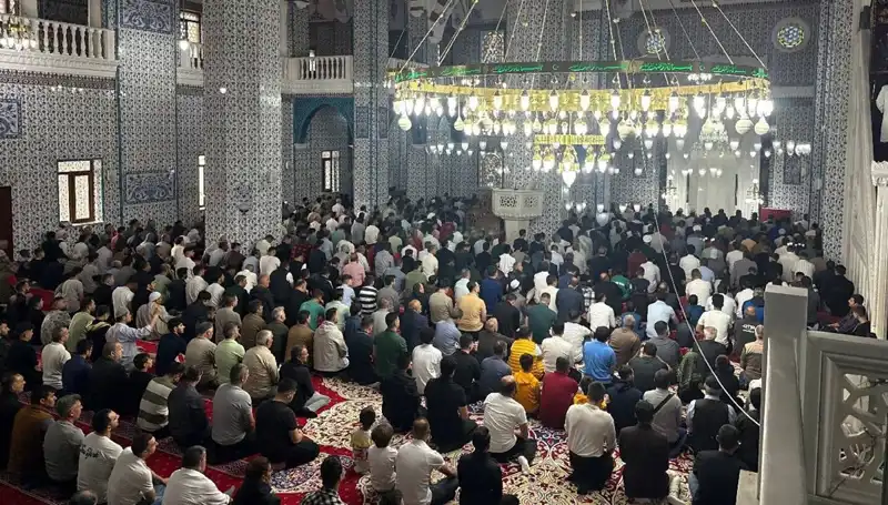 Iğdır'da İlk Bayram Namazı: Duygu Dolu Anlar ve Birliktelik