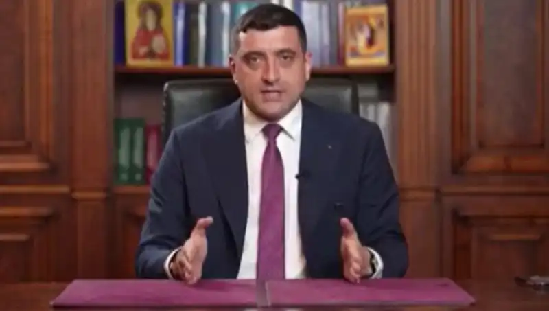 Romanya’da Seçimlerde Aşırı Sağcı Aday, İlk Turda Neden Önde?