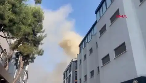 İstanbul'da 4 Katlı İş Merkezinde Yangın: Olayın Detayları Neler?