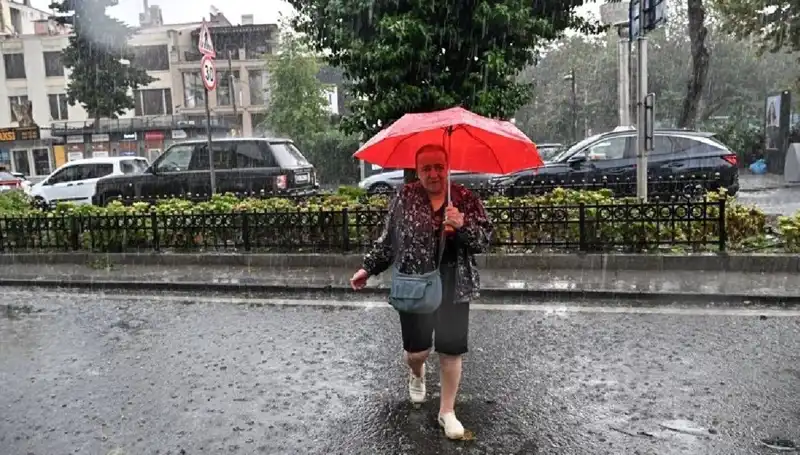Sarı Kodlu Yağış Uyarısı: Fırtınanın Getirdiği Felsefi Sorular