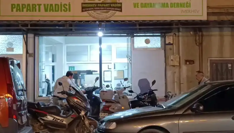 Bıçaklı Kavga: Şehirde Bir Genç Adam Hayati Tehlikede