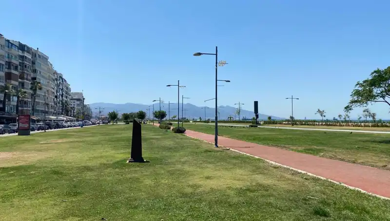 İzmir'de Aşırı Sıcaklıklar: Kordon Sahili Neden Boş Kaldı?