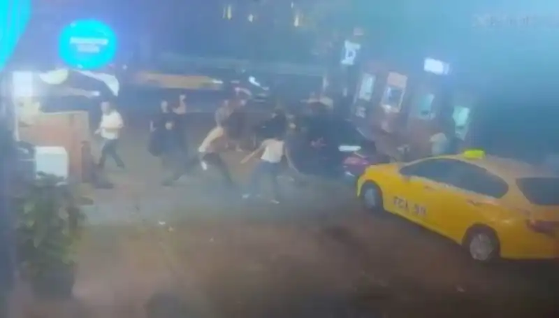 Beyoğlu'nda Laf Atma Kavgasında Yaşananlar: Kanlı Sonuçlar