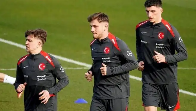 Fenerbahçe ile Anılan Yıldız Futbolcu, Galatasaray'a Transfer Oluyor