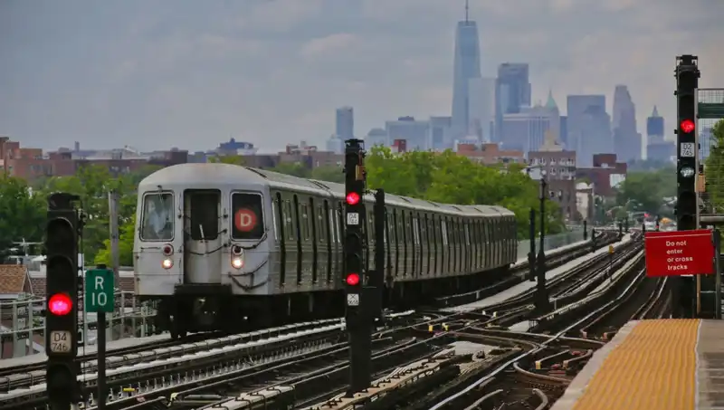 Metro Sörfü: Gençlerin Hayalleri ve Tehlikeleri Arasında Kaybolan Bir Hayat