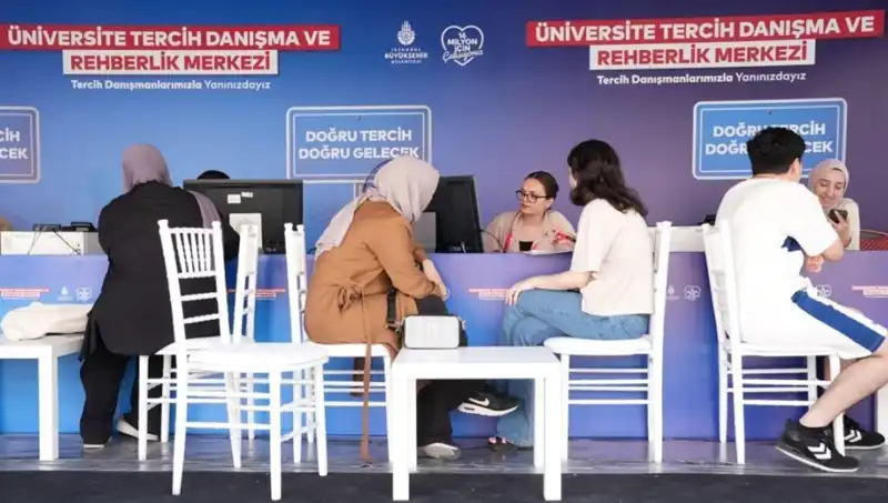 İstanbul'da Üniversite Tercihleri İçin İBB'den Yeni Bir Destek Merkezi Açıldı