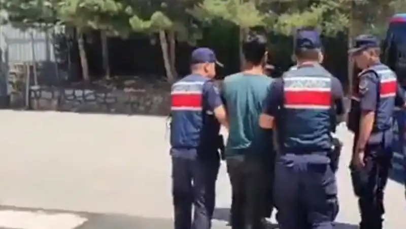 DAEŞ’e Yönelik Ülke Genelinde Dev Operasyon: 14 İlde 26 Gözaltı