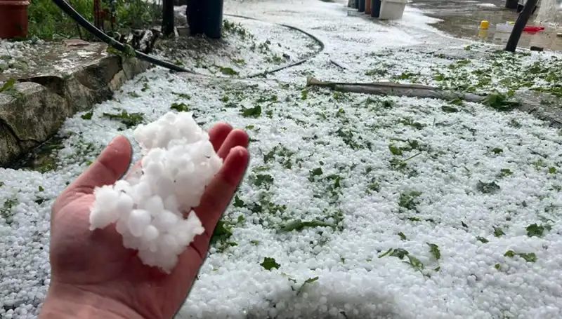 Haziran Ayında Yaşanan Aniden Geldi: Beyaza Bürünmüş Bir Dünya