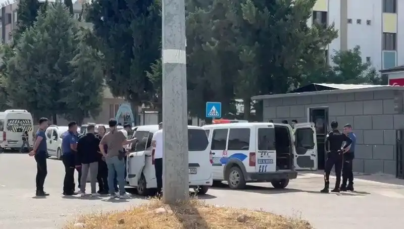 Adliye Önünde Aile Kavgası: 5 Yaralı, 7 Gözaltı ile Kanlı Sahne